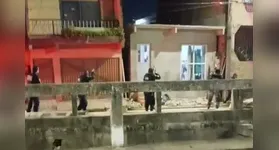 Ainda não há informações sobre feridos ou identificação dos suspeitos.