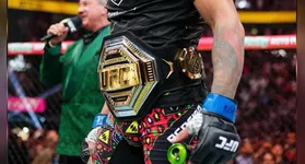 Poatan deixou oficialmente vago o cinturão dos meio-pesados (até 93 kg)