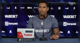 Lateral direito do Clube do Remo, João Lucas, em coletiva.