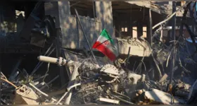 Cessar-fogo de duas semanas entre EUA e Irã permite reabertura do Estreito de Ormuz, mas tensão na região ainda persiste.