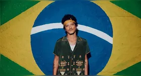 O cantor Bruno Mars foi detonado por internautas por conta do passado de Chris Bown, que te histórico de agressão contra a ex-companheira, a cantora Rihanna.