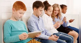 A fiscalização do cumprimento das novas diretrizes será acompanhada por órgãos de proteção à infância e pelo Ministério Público.