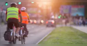 Bicicleta ou carro? Lei de Mobilidade Urbana destaca quem tem prioridade no trânsito.