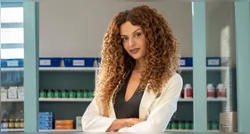 As cenas de lingerie já tinham ido ao ar na véspera, quando Viviane contracena com Leonardo, personagem de Pedro Novaes na trama.