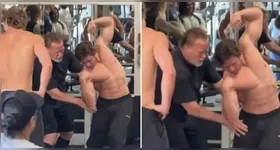 Schwarzenegger nunca abandonou o universo da musculação, mesmo após décadas de carreira no cinema e na política.