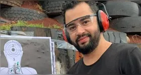 Após uma discussão de cunho político, o ex-policial abriu fogo contra a vítima dentro deuma festa de aniversário que Guaranho invadiu.