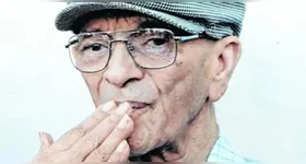 Durante o encontro, o médium descreveu supostas comunicações com espíritos ligados ao visitante.