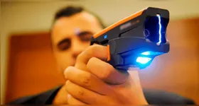 O uso de tasers passaria a ser regulamentado no Brasil em um cenário apenas de legítima defesa.