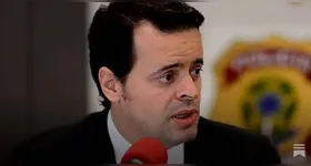 O funcionário citado seria o delegado da PF (Polícia Federal) Marcelo Ivo de Carvalho, que atua em Miami, conforme a Folha apurou.