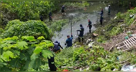 Após a desobstrução total do canal, a expectativa da prefeitura é que o sistema de drenagem recupere sua capacidade original e ofereça maior segurança às famílias que residem no entorno.