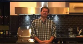 Segundo TV, ele morreu em casa de infarto.