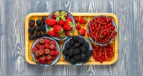 Essas frutas contêm fitoquímicos, como flavonoides, que exercem efeito anti-inflamatório e ajudam a proteger coração e cérebro.