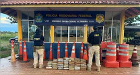 Agentes suspeitaram do transporte ilagal após motorista apresentar nevorvosismo com a fiscalização.