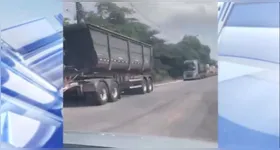 Imagem ilustrativa da notícia Ciclistas em risco: carretas irregulares bloqueiam ciclofaixa em Belém