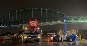 Megaoperação para a retirada da passarela