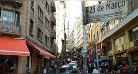 A rua 25 de Março é uma das mais movimentadas do Brasil em razão do comércio pulsante na região