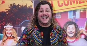 Ator surpreende fãs com fotos sem camisa durante férias em Fernando de Noronha e comenta mudanças de hábitos