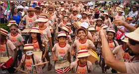 Cachoeira do Arari celebrou o Cortejo do Cordão do Galo, reunindo 3 mil pessoas em uma festa cultural que fortalece a identidade marajoara e a cidadania.