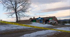 Tiroteio em Tumbler Ridge, Canadá, deixa 10 mortos e 25 feridos. Suspeita, de 18 anos, matou mãe e irmão antes de atacar escola. Comunidade em choque.