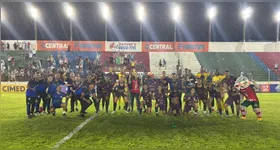 Jogadores do Mapará comemoram classificação