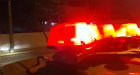 Quando os policiais militares chegaram ao local da ocorrência, encontraram os dois corpos - tanto da bebê quanto do suspeito já mortos.