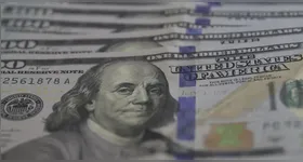 Essa foi a quarta queda consecutiva da moeda estadunidense. No menor valor desde 4 de dezembro, a divisa cai 3,5% apenas nas quatro últimas sessões.