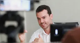 O secretário municipal de Educação, Patrick Tranjan, explica que a legislação anterior não acompanhou as transformações da educação brasileira após a Lei de Diretrizes e Bases da Educação Nacional de 1996.