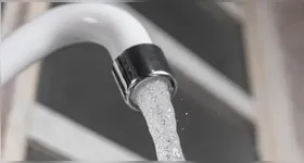 A concessionária pede que os moradores das áreas afetadas usem a água de forma consciente durante o período sem abastecimento.