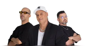 A programação reúne seis atrações musicais para embalar os foliões. O grupo Kiloucura, especializado em pagode dos anos 1990, é o destaque principal da festa.