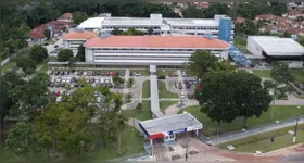 A seleção acontece em três fases distintas. A primeira é estadual, conduzida pela Seduc, com avaliação do projeto individual de cada candidato.