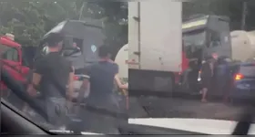 Uma manobra irregular teria provocado o choque entre os quatro veículos.