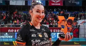 Com a presença de sua oposta em quadra -reserva da equipe, ela foi acionada em alguns momentos ao longo da partida-, o Osasco venceu o Flamengo por 3 sets a 0 (16-21, 24-25 e 17-25) e avançou à final do torneio.