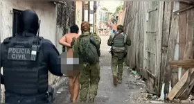 Mandado foi executado por equipes da Delegacia de Repressão às Facções Criminosas (DRFC).