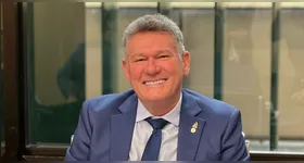 Ao assumir a presidência, Keniston destacou a responsabilidade do cargo e o compromisso com os municípios.