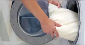 A orientação é lavar os travesseiros a cada seis meses e substituí-los a cada dois anos.