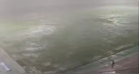 Gramado do Mangueirão encharcado da chuva que caiu neste sábado