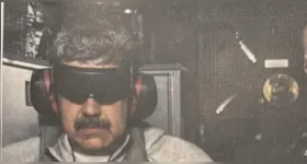 Nicolás Maduro aparece vendado e sob custódia de agentes norte-americanos logo após sua captura, durante operação militar dos EUA em Caracas, no dia 3 de  janeiro de 2025.