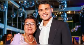O zagueiro Thiago Silva vive um momento de luto após a morte da mãe e do sogro em um intervalo de poucos dias.