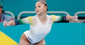 A ginasta Flávia Saraiva movimentou as redes sociais neste domingo (15) ao compartilhar uma sequência de fotos em clima de descanso e descontração.