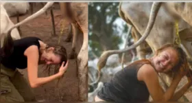 Julianna Jacewicz durante experiência com o povo Mundari, no Sudão do Sul, ao participar de ritual tradicional com uso de urina de vaca.