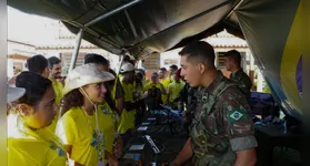 Estudantes universitários em edições anteriores: projeto busca levar soluções sustentáveis para comunidades isoladas.