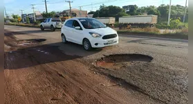 Veículos pesados e de passeio enfrentam lentidão em trecho crítico da BR-222 nesta quarta-feira (25).