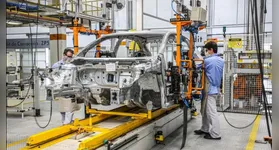Montadora planeja operação mais enxuta para enfrentar concorrência global.
