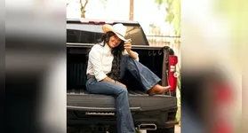 Fenômeno do sertanejo, a "Boiadeira" recebeu apoio maciço dos fãs após publicação viralizar na web.