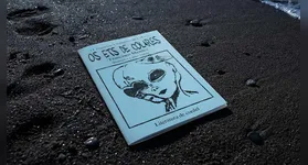 A capa de “Os ETs de Colares” combina a  arte de Carlos Alpheu com a urgência dos eventos ufológicos de 1977.