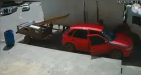 Vítima permanece internada.