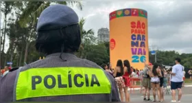 Funcionárias de tenda de acolhimento no Carnaval de São Paulo foram assediadas por um homem na Praça da República; caso segue investigado pela Polícia Civil.