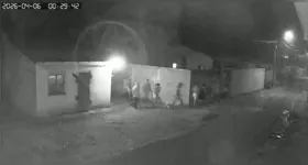 Quatro dos 14 detentos que fugiram do presídio em Santa Izabel já foram recapturados; buscas continuam na região por outros 10 foragidos.