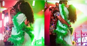 Após cantar o hit que bomba nas paradas de sucesso de todo o Brasil, Foguinho, Gaby declarou que ainda não havia beijado na boca e protagonizou um beijão em seu dançarino.