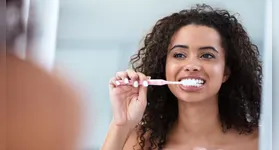 O cuidado com a boca deve ir além do sorriso e do hálito.